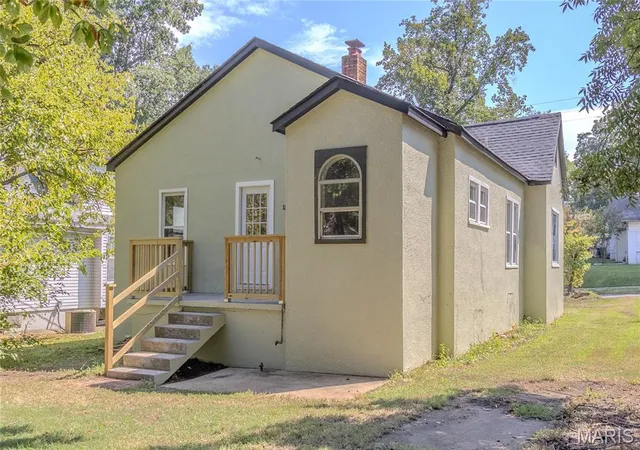 Photo 3 of Single family home for sale at 915 Cynthia St, Poplar Bluff, MO 63901 | MLS# MIS26056812 | Listing updated on 2026-09-12