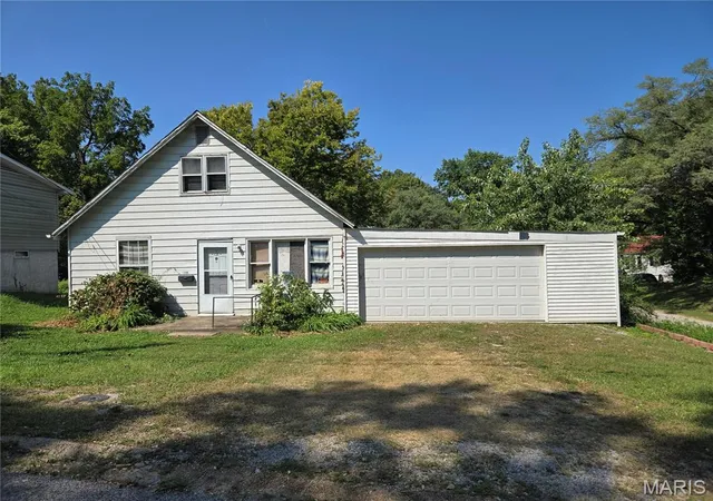 Photo 1 of Sale Pending at 1206 Rixon, Alton, IL 62002 | MLS# MIS26056816 | Listing updated on 2026-09-05