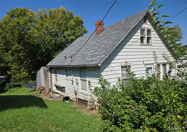 Photo 2 of Sale Pending at 1206 Rixon, Alton, IL 62002 | MLS# MIS26056816 | Listing updated on 2026-09-05