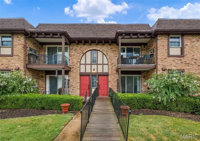 Photo 1 of Condo for sale at 11872 Cresta Verde Dr #B, Saint Louis, MO 63146 | MLS# MIS26056818 | Listing updated on 2026-09-16