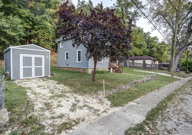 Photo 3 of Single family home for sale at 359 Market St, Grafton, IL 62037 | MLS# MIS26056819 | Listing updated on 2026-09-05