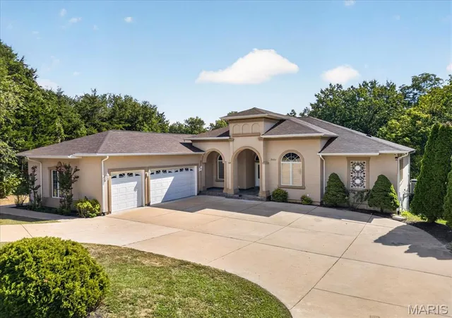 Photo 1 of Single family home for sale at 2400 Wimbledon Ests Dr, Festus, MO 63028 | MLS# MIS26056822 | Listing updated on 2026-09-22