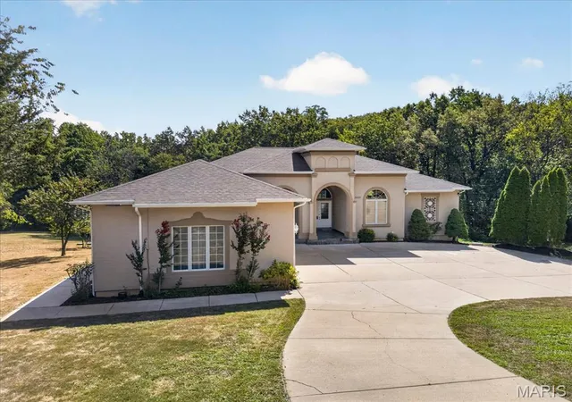 Photo 2 of Single family home for sale at 2400 Wimbledon Ests Dr, Festus, MO 63028 | MLS# MIS26056822 | Listing updated on 2026-09-22