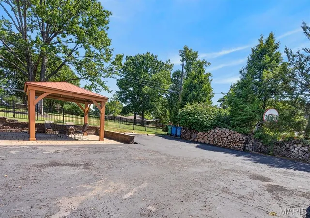 Photo 97 of Single family home for sale at 10636 Rebecca Dr, Saint Louis, MO 63128 | MLS# MIS26056825 | Listing updated on 2026-09-14