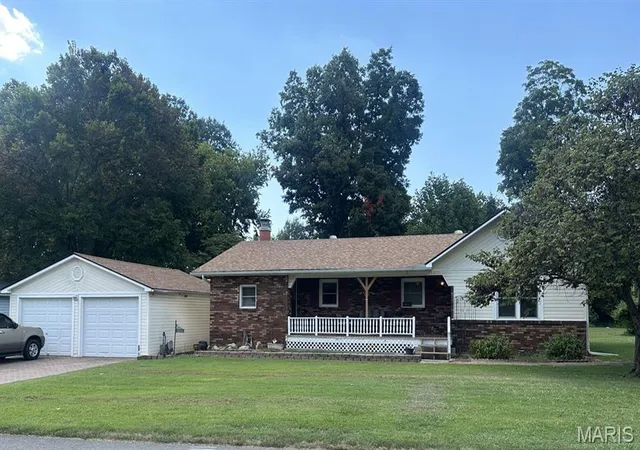Photo 2 of Single family home for sale at 1031 N Sassafras, Dexter, MO 63841 | MLS# MIS26056829 | Listing updated on 2026-09-02