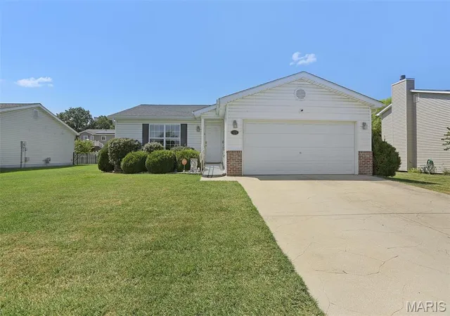 Photo 2 of Single family home for sale at 429 Audry Dr, Dupo, IL 62239 | MLS# MIS26056835 | Listing updated on 2026-09-04