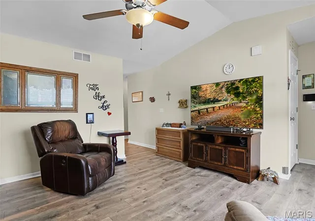 Photo 4 of Single family home for sale at 429 Audry Dr, Dupo, IL 62239 | MLS# MIS26056835 | Listing updated on 2026-09-04