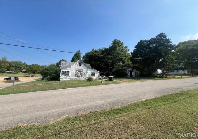Photo 2 of Single family home for sale at 302 Vine, Doniphan, MO 63935 | MLS# MIS26056843 | Listing updated on 2026-09-02