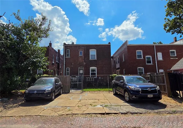 Photo 3 of Multi family home for sale at 6011 Waterman Blvd, Saint Louis, MO 63112 | MLS# MIS26056849 | Listing updated on 2026-09-04