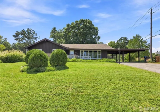 Photo 1 of Single family home for sale at 30 Fernwood Ln, Saint Louis, MO 63146 | MLS# MIS26056855 | Listing updated on 2026-09-05