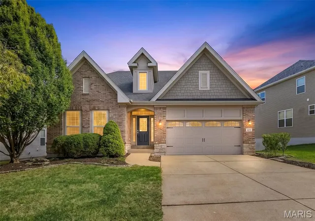 Photo 1 of Single family home for sale at 420 Maple Rise Path, Chesterfield, MO 63005 | MLS# MIS26056859 | Listing updated on 2026-10-28