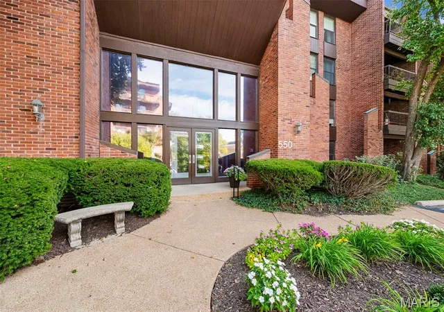 Photo 3 of Sale Pending at 550 Coeur De Royale Dr #308, Saint Louis, MO 63141 | MLS# MIS26056861 | Listing updated on 2026-10-05