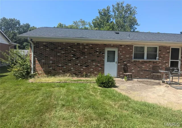 Photo 3 of Single family home for sale at 3794 Monsols Dr, Florissant, MO 63034 | MLS# MIS26056866 | Listing updated on 2026-09-03