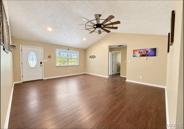 Photo 3 of Single family home for sale at 19300 Lackey Ln, Waynesville, MO 65583 | MLS# MIS26056870 | Listing updated on 2026-10-22