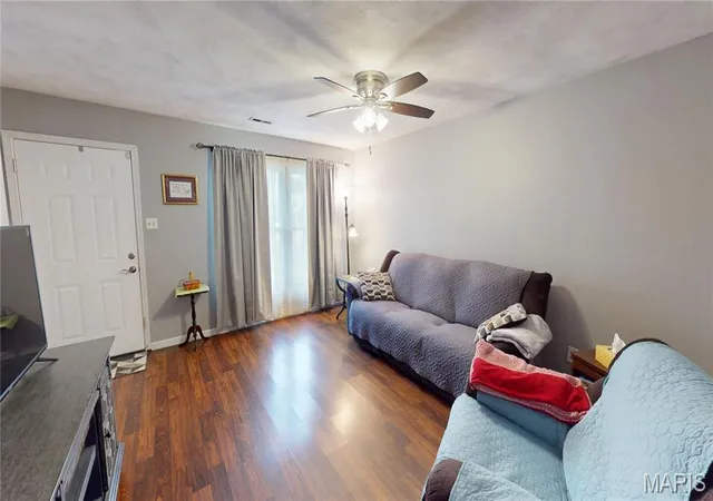 Photo 3 of Single family home for sale at 606 N Dewey St, Greenville, IL 62246 | MLS# MIS26056876 | Listing updated on 2026-09-23
