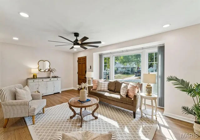 Photo 3 of Sale Pending at 1023 Woodbine Dr, Saint Louis, MO 63126 | MLS# MIS26056877 | Listing updated on 2026-09-18