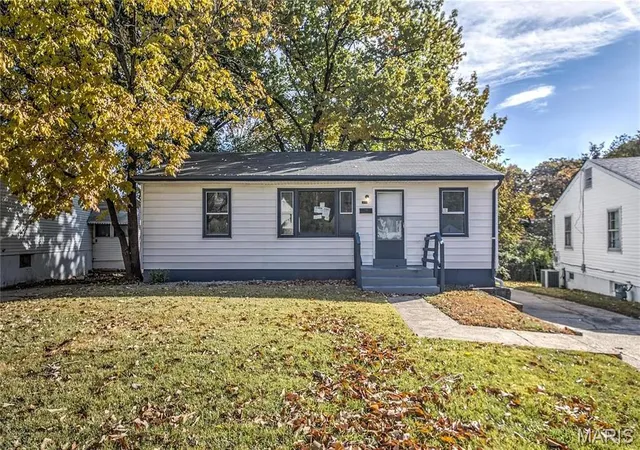 Single family home for sale at 4016 Jenny Dr, Saint Louis, MO 63121 | MLS# MIS26056880