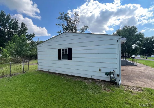 Photo 2 of Single family home for sale at 12 Saint Martha Ct, Florissant, MO 63031 | MLS# MIS26056889 | Listing updated on 2026-09-03