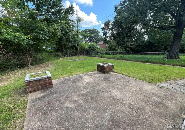 Photo 3 of Single family home for sale at 12 Saint Martha Ct, Florissant, MO 63031 | MLS# MIS26056889 | Listing updated on 2026-09-03