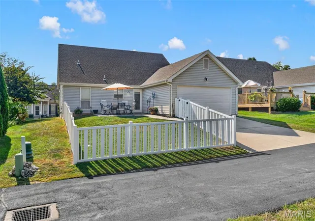 Photo 3 of Single family home for sale at 312 Hawks View Dr, O Fallon, MO 63368 | MLS# MIS26056897 | Listing updated on 2026-09-04