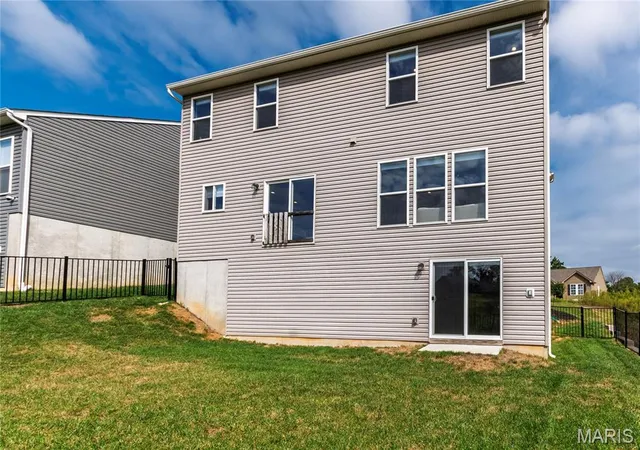 Photo 2 of Single family home for sale at 800 Kingston Hills Ct, Fenton, MO 63026 | MLS# MIS26056902 | Listing updated on 2026-10-04