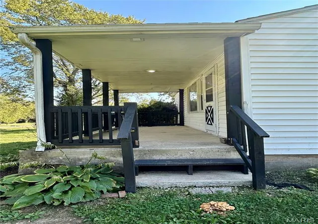 Photo 3 of Sale Pending at 1351 Mulberry St, Bismarck, MO 63624 | MLS# MIS26056904 | Listing updated on 2026-10-03