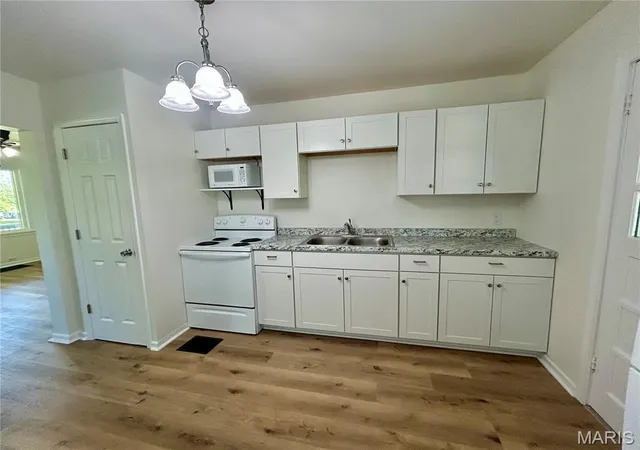Photo 4 of Sale Pending at 1351 Mulberry St, Bismarck, MO 63624 | MLS# MIS26056904 | Listing updated on 2026-10-03