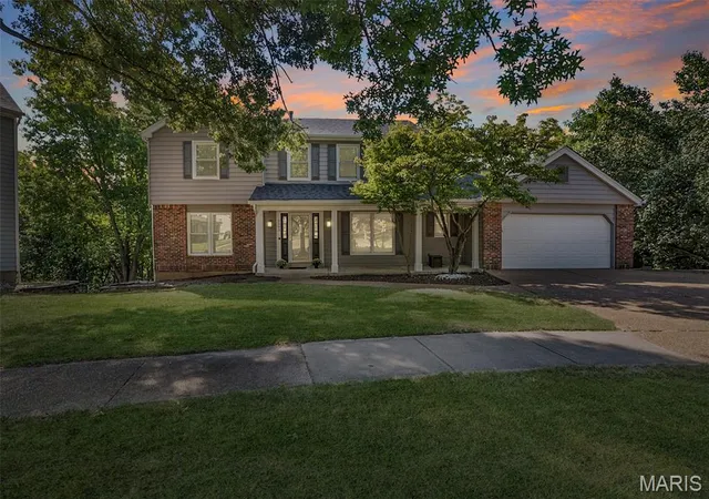 Photo 2 of Single family home for sale at 2803 Elk Peak Ct, Saint Louis, MO 63129 | MLS# MIS26056919 | Listing updated on 2026-10-04