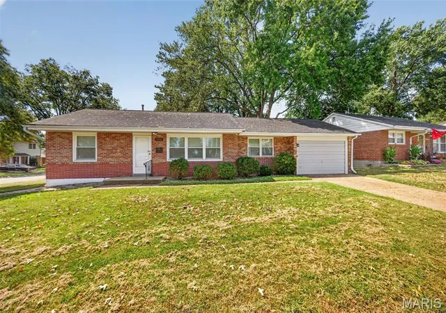 Photo 1 of Sale Pending at 4036 Robert Ave, Saint Louis, MO 63116 | MLS# MIS26056924 | Listing updated on 2026-09-13