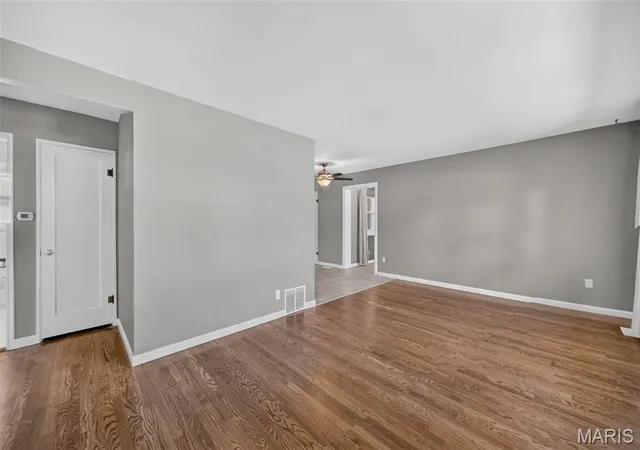 Photo 3 of Sale Pending at 4036 Robert Ave, Saint Louis, MO 63116 | MLS# MIS26056924 | Listing updated on 2026-09-13