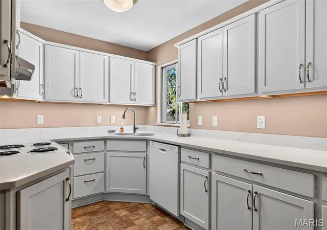 Photo 2 of Single family home for sale at 11075 Saxonhall Dr, Bridgeton, MO 63044 | MLS# MIS26056926 | Listing updated on 2026-10-08