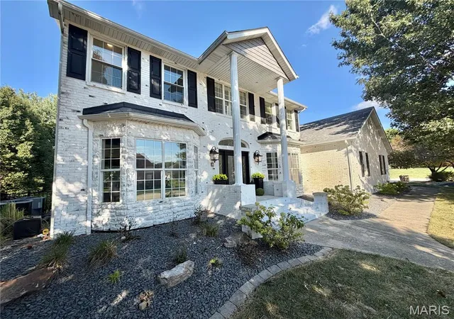 Photo 2 of Single family home for sale at 1 Timberwood Dr, Maryville, IL 62062 | MLS# MIS26056927 | Listing updated on 2026-09-07