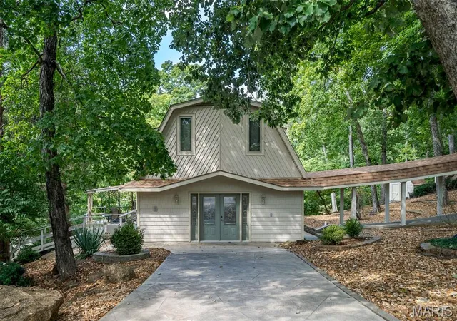 Photo 2 of Single family home for sale at 1806 Shield Ct, Marthasville, MO 63357 | MLS# MIS26056932 | Listing updated on 2026-09-29