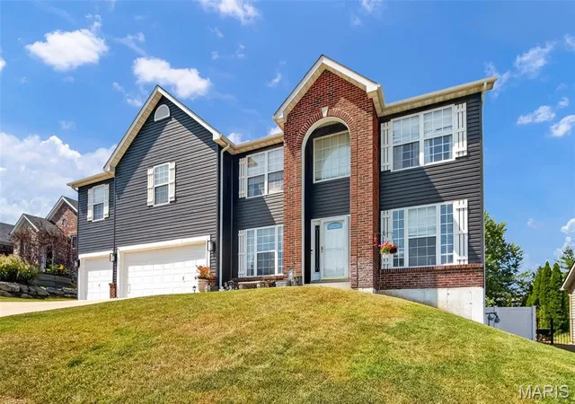 Photo 3 of Single family home for sale at 309 Thoreau Blvd, O Fallon, MO 63366 | MLS# MIS26056937 | Listing updated on 2026-09-04