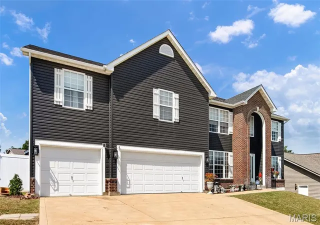 Photo 4 of Single family home for sale at 309 Thoreau Blvd, O Fallon, MO 63366 | MLS# MIS26056937 | Listing updated on 2026-09-04