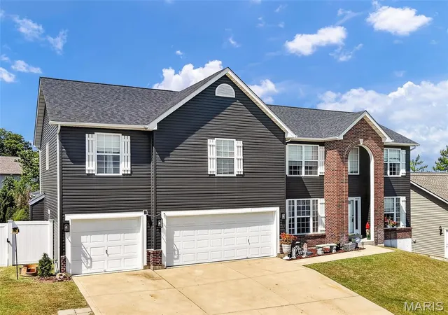 Photo 5 of Single family home for sale at 309 Thoreau Blvd, O Fallon, MO 63366 | MLS# MIS26056937 | Listing updated on 2026-09-04