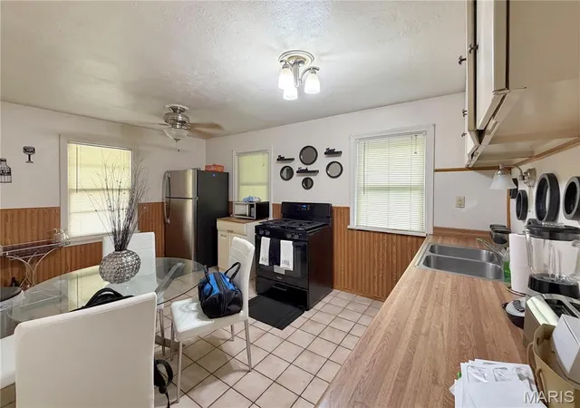 Photo 3 of Single family home for sale at 218 N Marguerite Ave, Saint Louis, MO 63135 | MLS# MIS26056947 | Listing updated on 2026-09-04