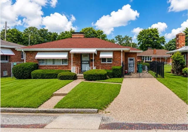 Photo 1 of Sale Pending at 2909 Louisiana Blvd, East Saint Louis, IL 62205 | MLS# MIS26056962 | Listing updated on 2026-09-03
