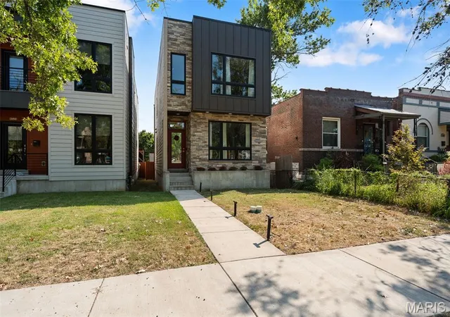 Photo 2 of Single family home for sale at 4330 Vista Ave, Saint Louis, MO 63110 | MLS# MIS26056972 | Listing updated on 2026-09-14