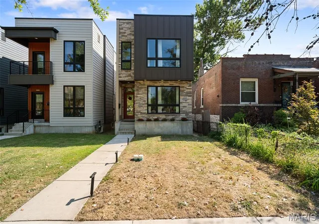 Photo 3 of Single family home for sale at 4330 Vista Ave, Saint Louis, MO 63110 | MLS# MIS26056972 | Listing updated on 2026-09-14