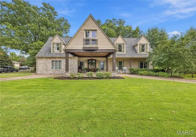 Photo 1 of Sale Pending at 9532 S Geyer Rd, Saint Louis, MO 63127 | MLS# MIS26056973 | Listing updated on 2026-09-23