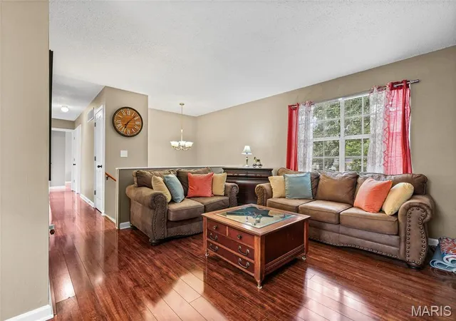 Photo 3 of Sale Pending at 2905 Misty Cir, Saint Louis, MO 63129 | MLS# MIS26056977 | Listing updated on 2026-10-01
