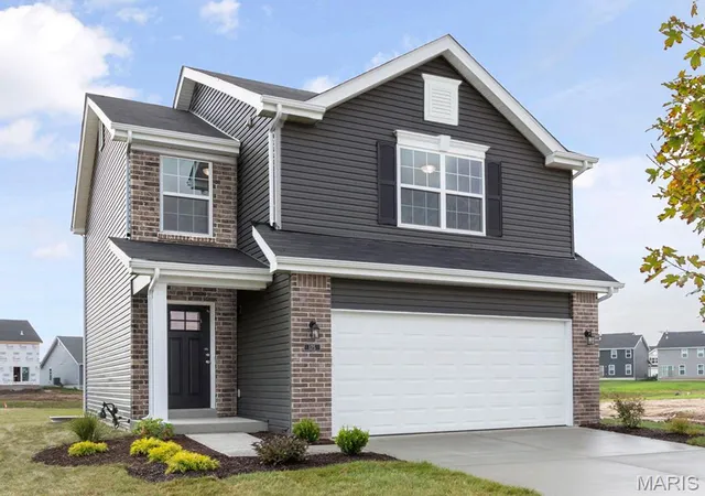 Photo 2 of Single family home for sale at 2 Burlington At Oakshire, O'fallon, MO 63385 | MLS# MIS26056978 | Listing updated on 2026-09-03
