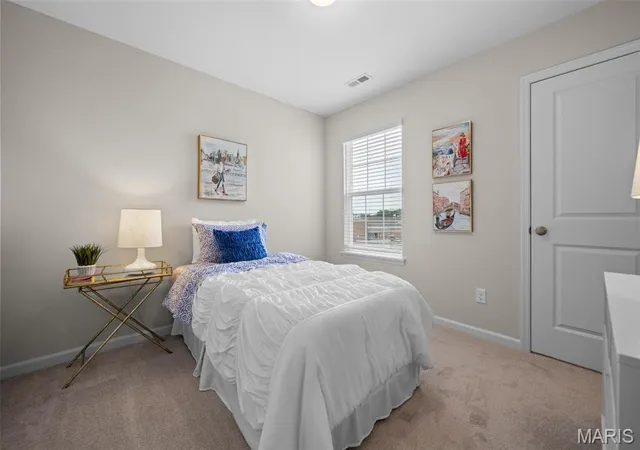 Photo 3 of Single family home for sale at 2 Burlington At Oakshire, O'fallon, MO 63385 | MLS# MIS26056978 | Listing updated on 2026-09-03