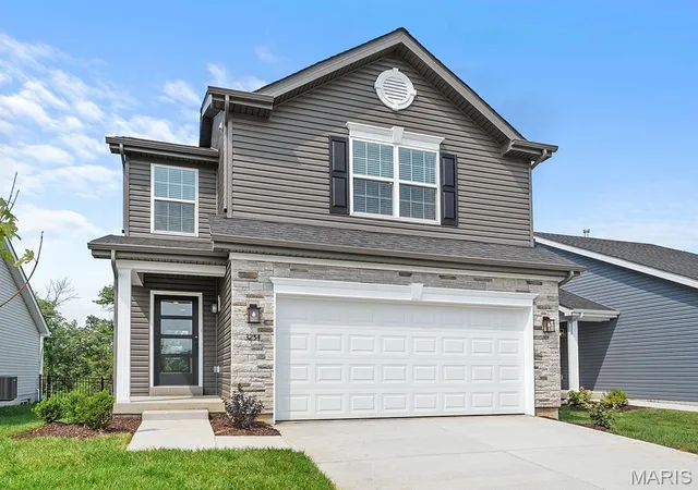 Photo 2 of Single family home for sale at 2 Arlington At Oakshire, O'fallon, MO 63385 | MLS# MIS26056987 | Listing updated on 2026-09-03