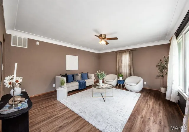 Photo 3 of Single family home for sale at 149 S 33rd Street, Belleville, IL 62226 | MLS# MIS26056990 | Listing updated on 2026-10-01