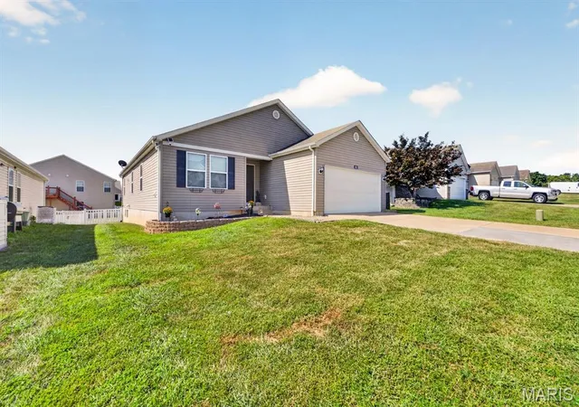 Photo 2 of Single family home for sale at 522 Rifle Ridge Dr, Wentzville, MO 63385 | MLS# MIS26057000 | Listing updated on 2026-09-04