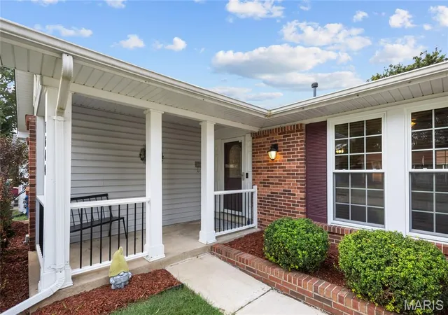 Photo 2 of Single family home for sale at 1640 Flordawn Dr, Florissant, MO 63031 | MLS# MIS26057005 | Listing updated on 2026-09-25