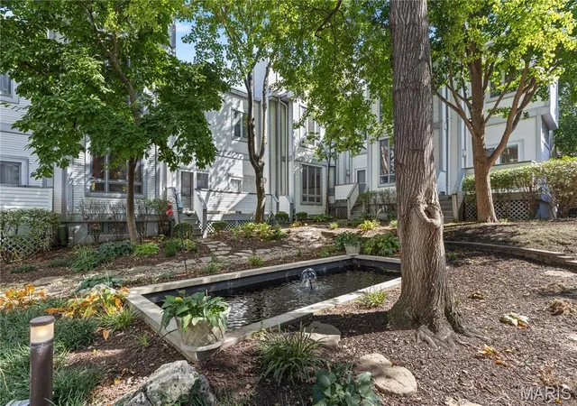 Photo 4 of Townhouse for sale at 26 Columbus Sq Dr, Saint Louis, MO 63101 | MLS# MIS26057007 | Listing updated on 2026-09-03