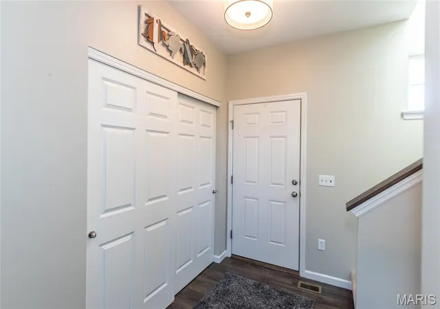 Photo 3 of Single family home for sale at 21 Meadow Vista Ct, Saint Peters, MO 63376 | MLS# MIS26057014 | Listing updated on 2026-09-05